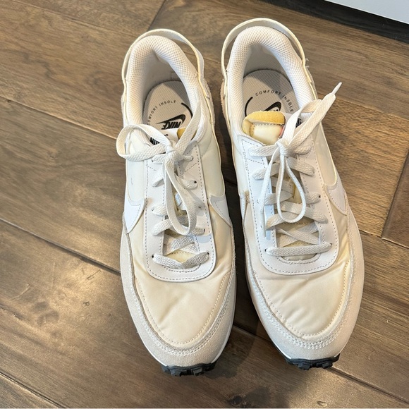 Nike White Waffle Debut Casual Lightweight Sneakers - Size 10 - EUC - Picture 8 of 9